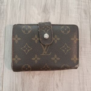 Louis Vuitton Monogram Kisslock Wallet